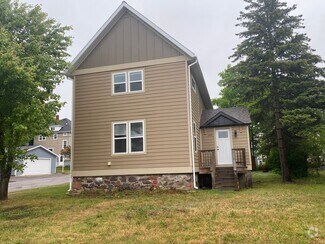 Building Photo - 1149 Summit St