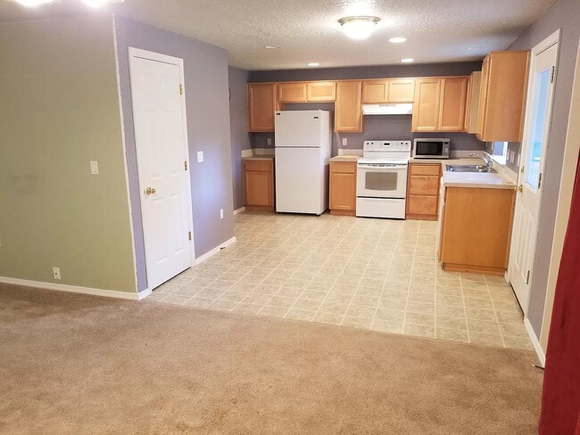 Building Photo - 5386 Burbank St N