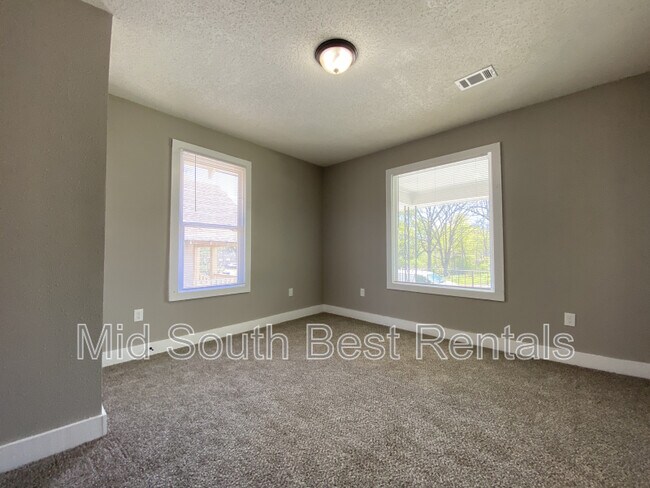 Foto del edificio - 4414 W 10th St