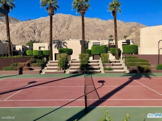 Foto del edificio - 3 br, 3 bath Condo - 827 Village Square S
