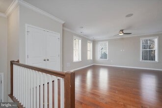 Building Photo - 412 Woodcrest Dr SE