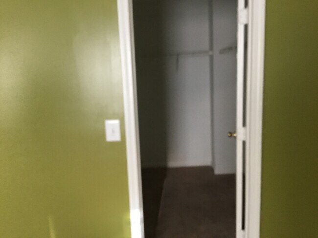 Foto del edificio - 2435 Sunset Oaks Dr
