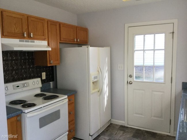 Building Photo - 9408 Northwoods Forest Dr
