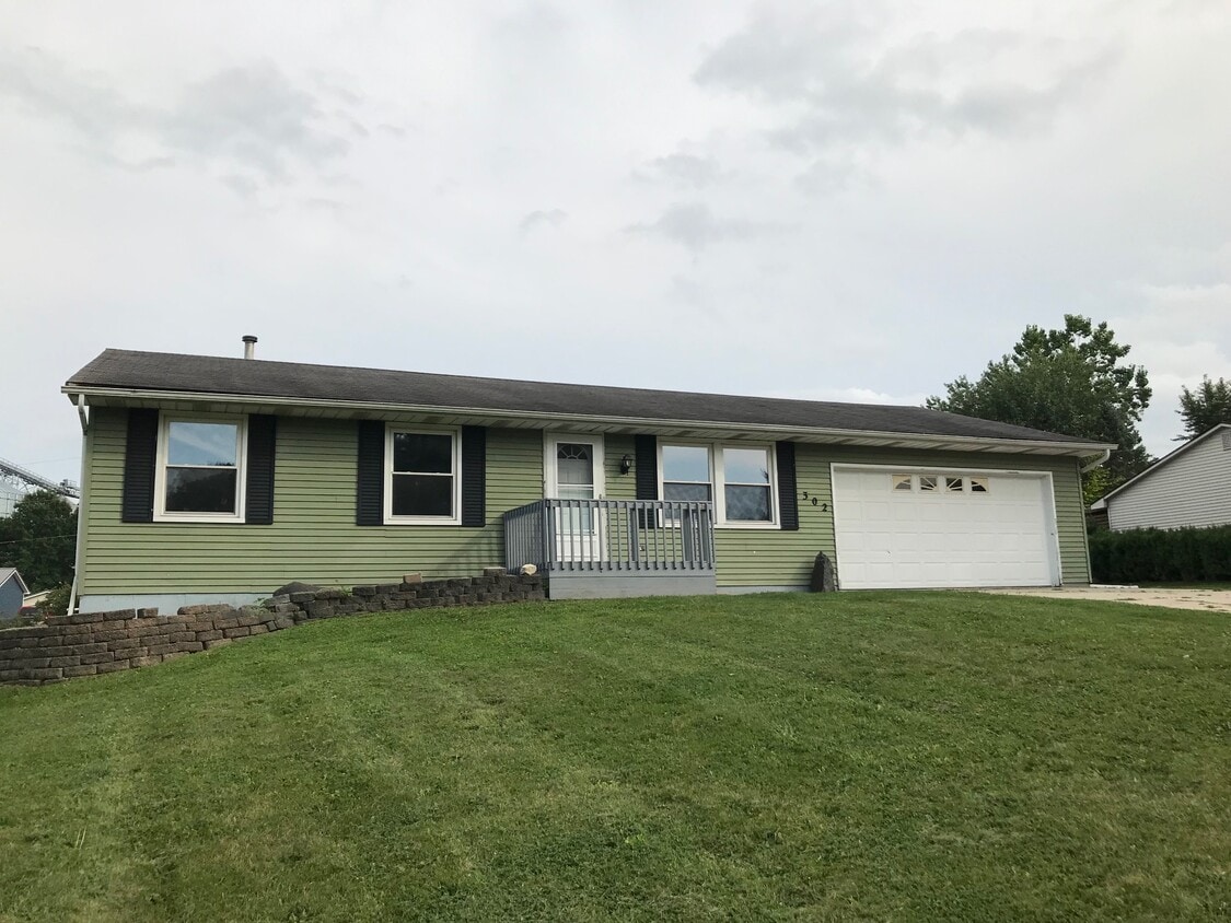 Foto principal - 302 Windsor Dr