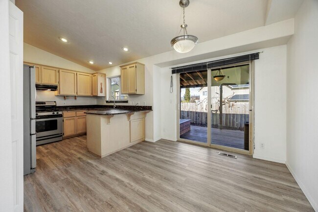 Foto del edificio - 147 Mountain View Dr