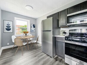 Building Photo - Willow Court Apartments