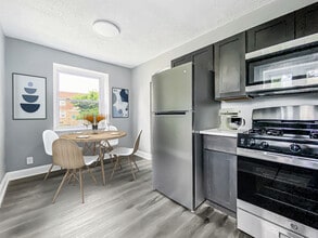 Building Photo - Willow Court Apartments