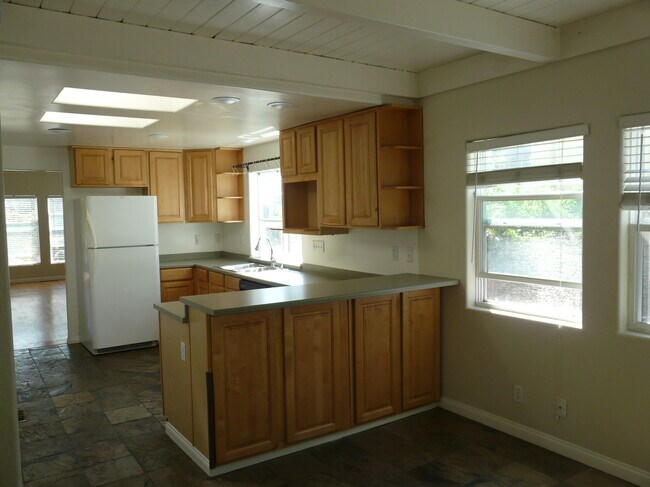 Building Photo - 5329 Rosalind Ave