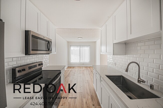 Foto del edificio - Incredible One Bedroom with Stainless Stee...