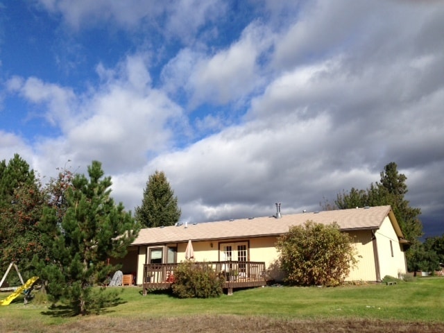 Building Photo - Cute Ranch Style Home Sitting on Over an A...