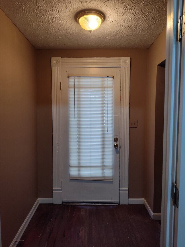 Foto del edificio - 1369 Catalpa St