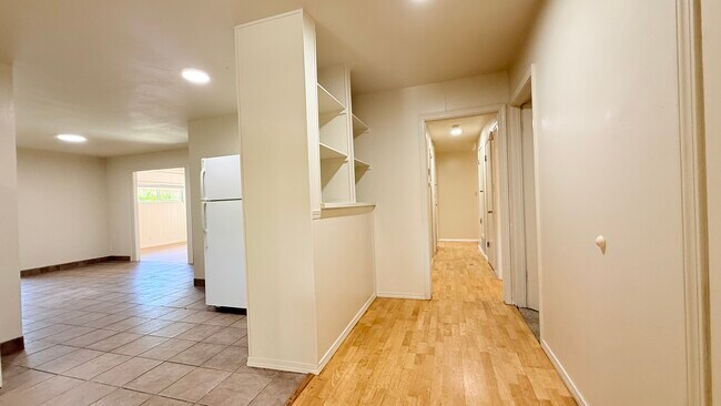 Foto del edificio - 550 Highland Dr