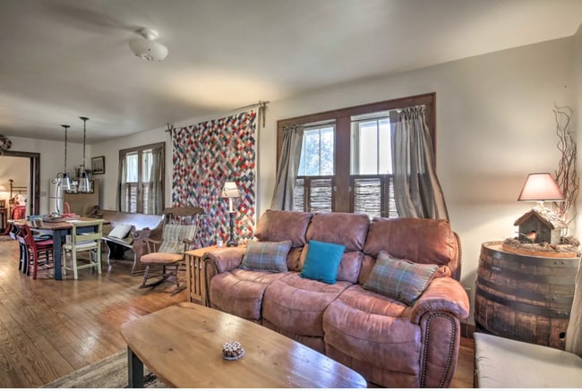 Living room - 65 Old Flowers Rd