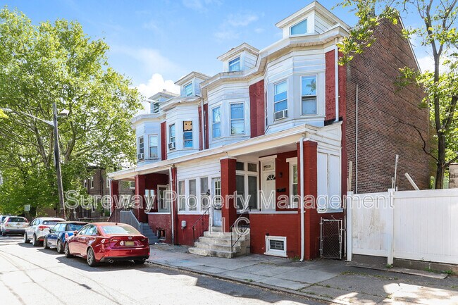 Foto del edificio - 313 Home Ave