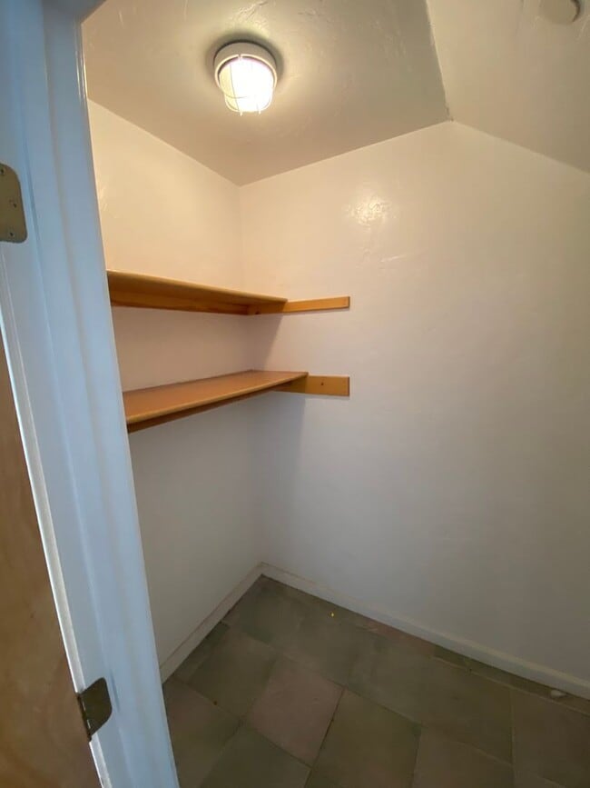 Building Photo - 6535 El Nido Ln