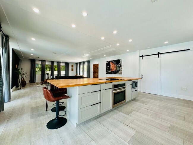 Foto del edificio - 1611 NW South River Dr