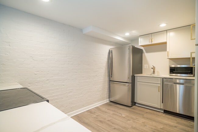 Kitchen - 441 2nd St SE