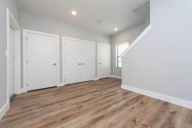 1st Floor - 162 S Ohio Ave