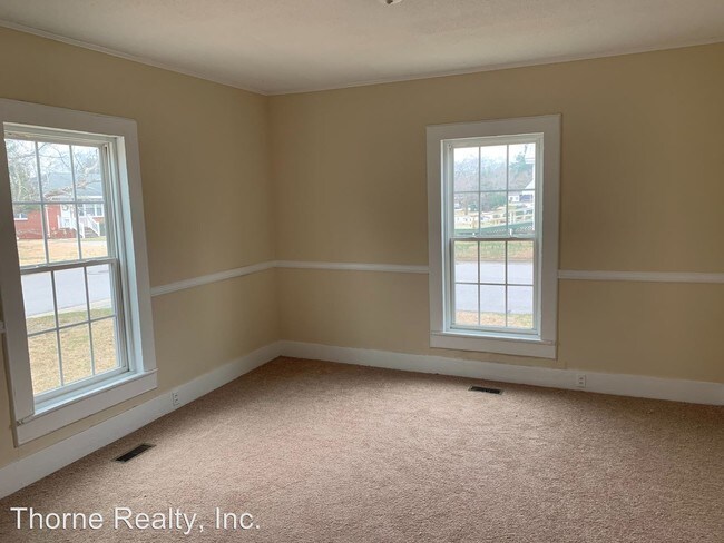 Foto del edificio - 2 br, 1 bath House - 204 Hall Street