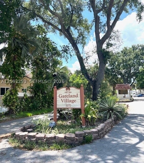 Foto del edificio - 3777 NW 78th Ave