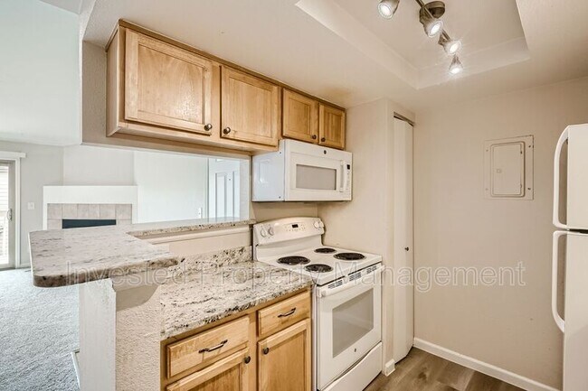 Building Photo - 10323 E Peakview Ave