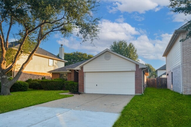 Foto del edificio - 9231 Eaglewood Glen Tr