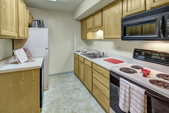 Terrace on the Lake Apartments - Kitchen - Terrace on the Lake