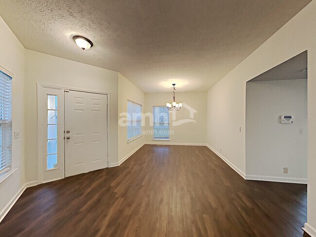 Building Photo - 2805 River Bend Dr