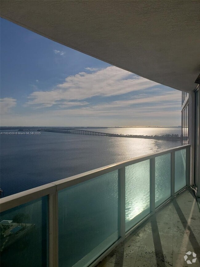Building Photo - 2101 Brickell Ave