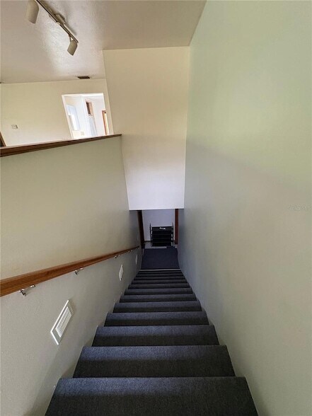 Building Photo - 6140 E Tenison St