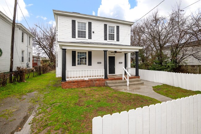 Building Photo - Charming 3-Bedroom Rental Property in Pete...