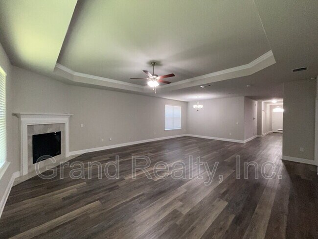 Building Photo - 3823 Shady Grove Dr