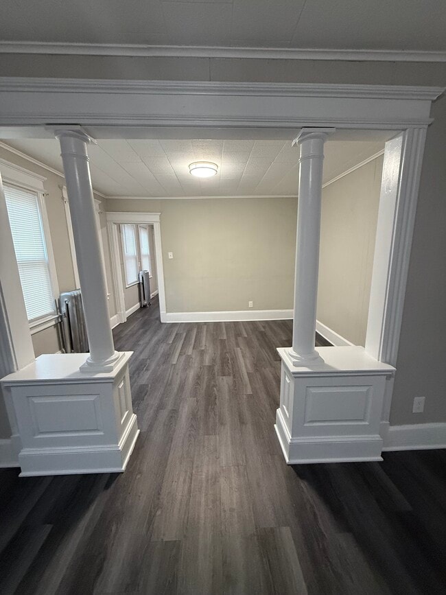 Building Photo - 46 Mooreland St