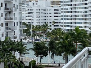 Building Photo - 1345 Lincoln Rd