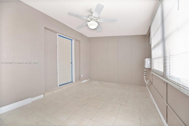 Foto del edificio - 2833 NW 101st St