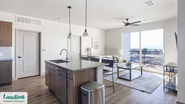 Foto del edificio - 300 E Fremont Pl