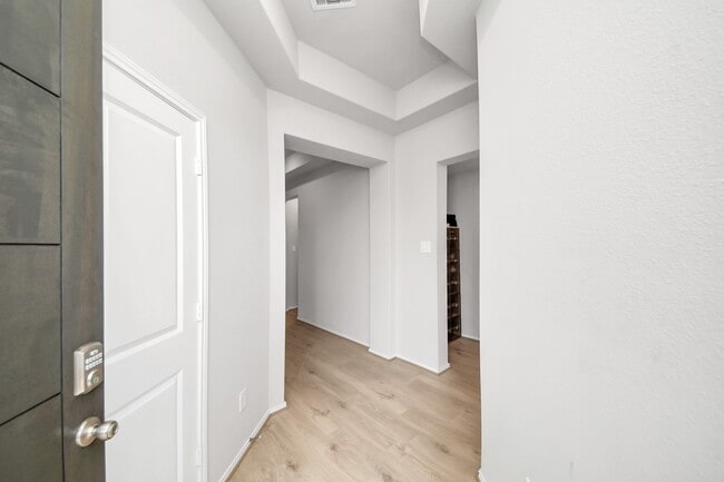 Building Photo - 20755 Sunseed Dr