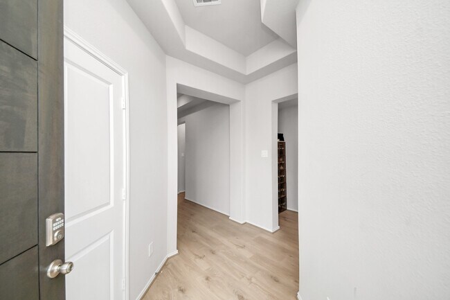 Foto del edificio - 20755 Sunseed Dr