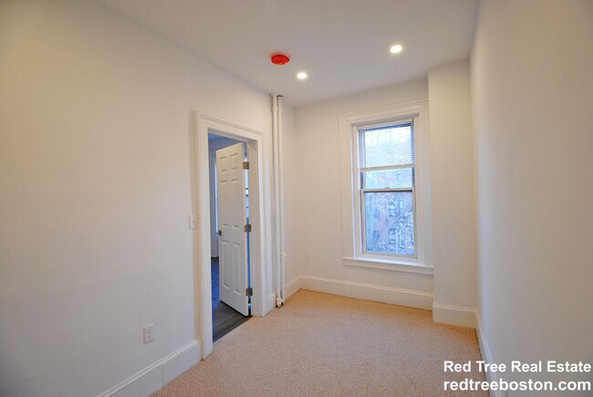 Photo - 225 Newbury St. Unit 3R Apartment