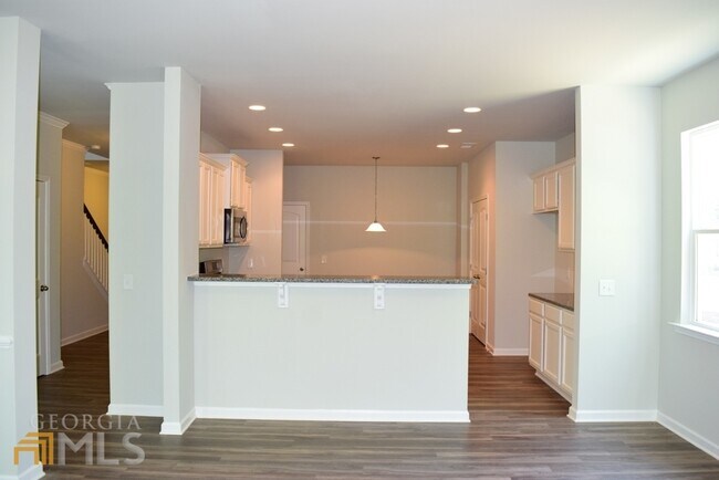 Foto del edificio - 74 Newnan Lakes Dr