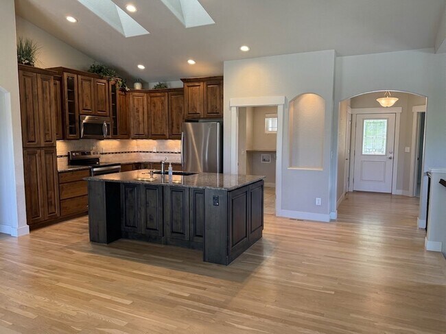 Foto del edificio - 1727 Clear Creek Ct