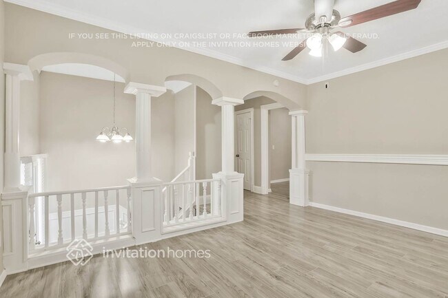 Building Photo - 2300 Pebble Rock W