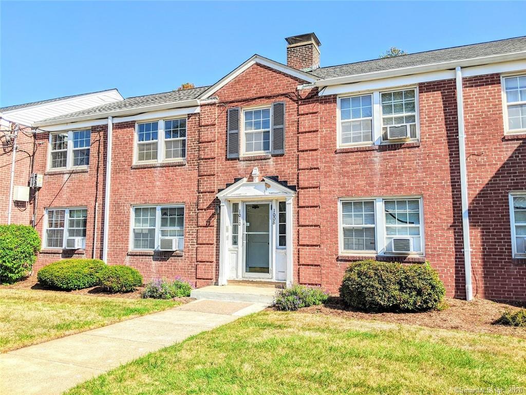 Primary Photo - 1010 Trout Brook Dr