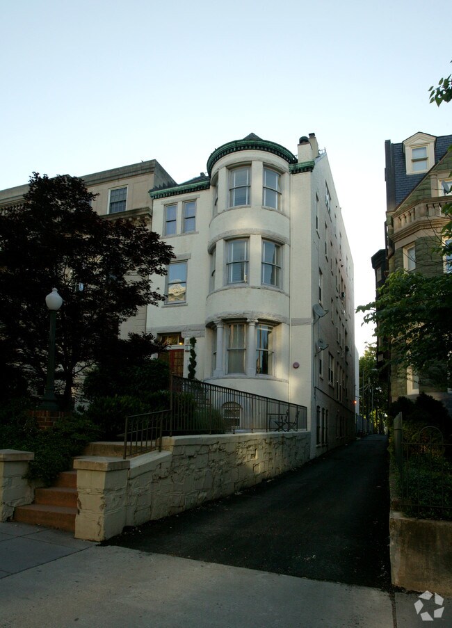 Building Photo - 1527 16th St NW