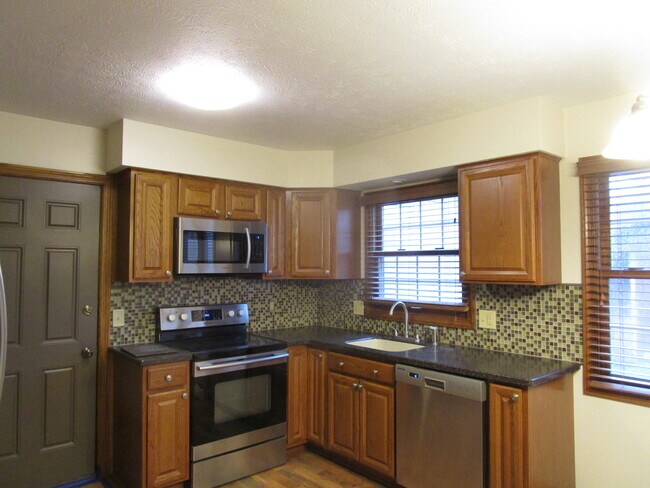 Building Photo - 5045 Johnnycake Rdg NE