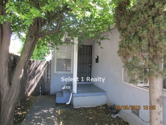 Building Photo - 885 E 14th St