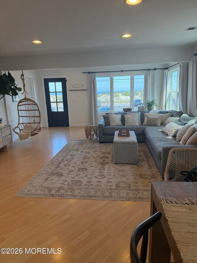 Foto del edificio - 1105 N Ocean Ave