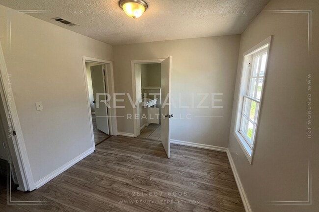 Foto del edificio - Charming 2 Bedroom, 2 Bathroom Home – Fres...