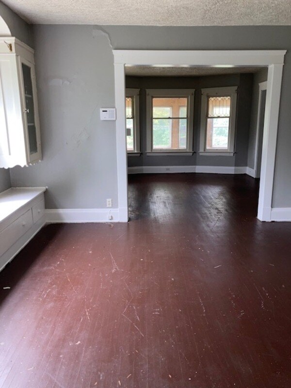 Foto del edificio - 9301 Pierpont Ave