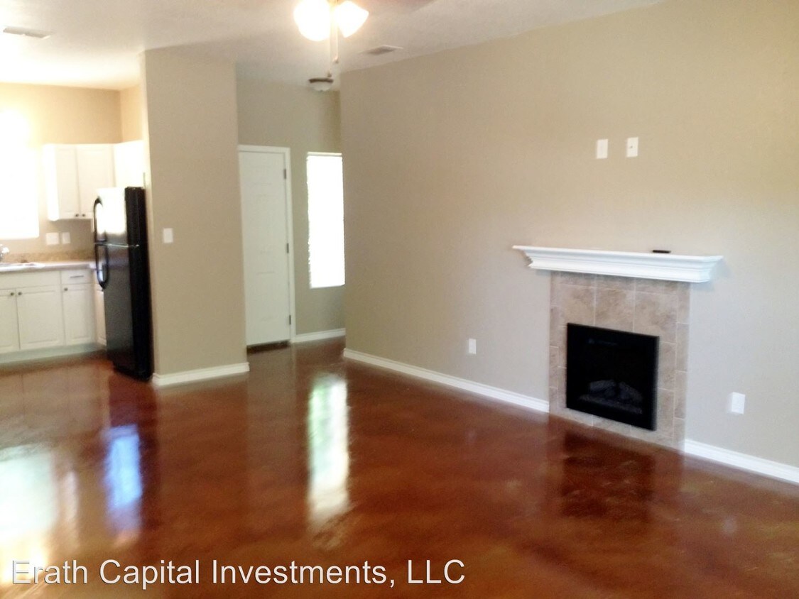 Primary Photo - 1080 W Oak St